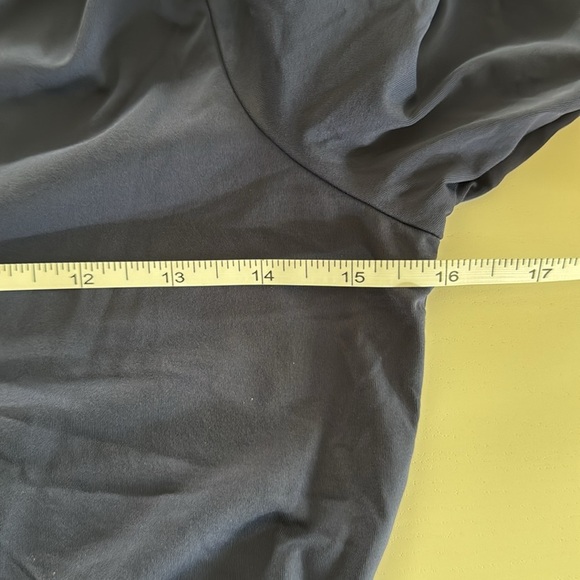 Lands’ End Women’s Short Sleeve Swim Top Cover Rash Guard Size XS - Picture 6 of 7